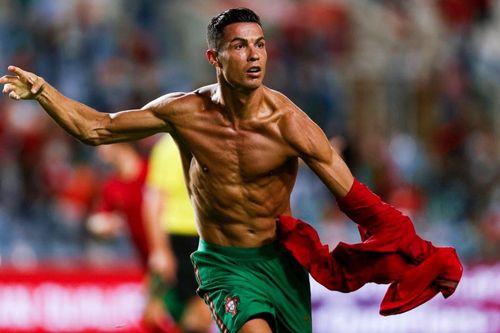 Ronaldo lập kỷ lục sau bàn thắng vào lưới Qatar