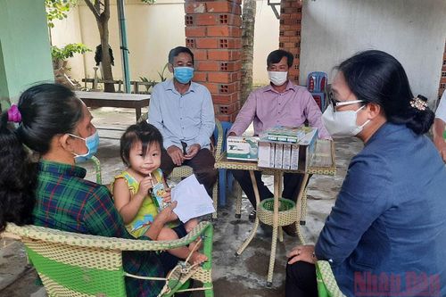 Vĩnh Long chăm lo cho trẻ em mồ côi cha, mẹ do dịch Covid-19