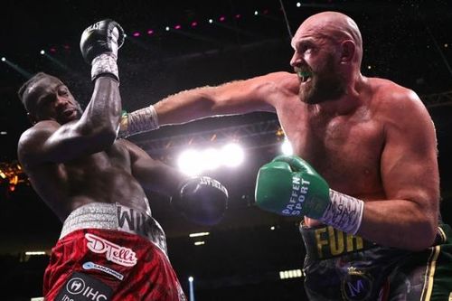 Đấm knock-out Deontay Wilder, Tyson Fury bảo vệ thành công đai WBC hạng nặng