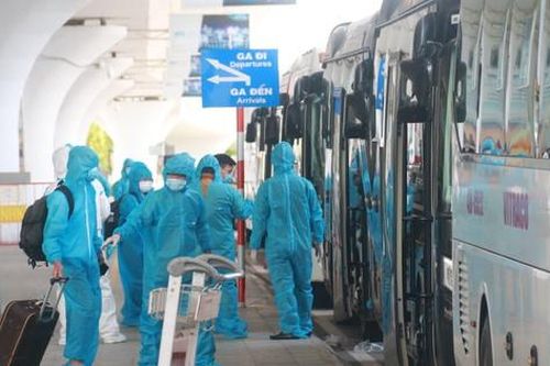 Về Đà Nẵng bằng máy bay, người tiêm đủ liều vắc xin cách ly ở nhà 14 ngày