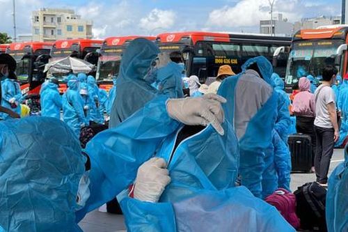 TPHCM: Yêu cầu tổ chức vận động, thuyết phục người dân ở lại