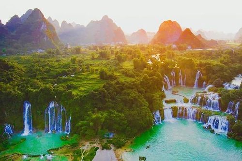 Phản ứng bất ngờ của các blogger du lịch 'triệu view' khi 'mắc kẹt' 3 tháng