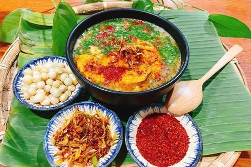 Món cháo lạ đời: phải gắp bằng đũa, khách 'toát mồ hôi' thưởng thức ở Quảng Trị