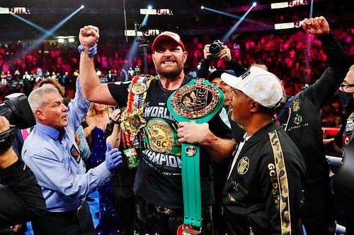 Tyson Fury bảo vệ thành công đai vô địch WBC hạng nặng trước Wilder