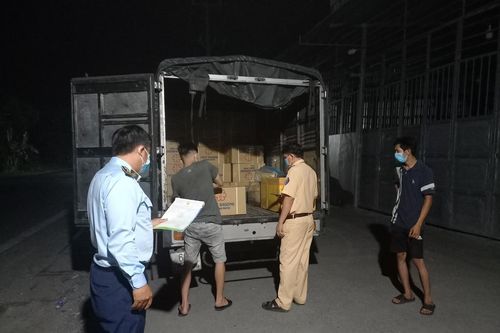 Siết chặt quản lý kinh doanh hóa chất do phát hiện hàng tấn nhập lậu