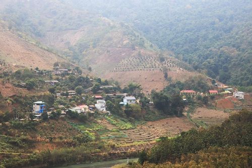 Phát huy vai trò của cấp ủy chi bộ ở A Mú Sung