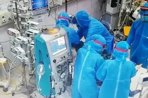 Sáng 10/10: Chỉ còn 9% bệnh nhân COVID-19 đang điều trị; Hơn 70 % người trên 18 tuổi ở TP HCM tiêm đủ 2 mũi vaccine