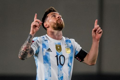 Messi ghi bàn giúp Argentina hạ Uruguay