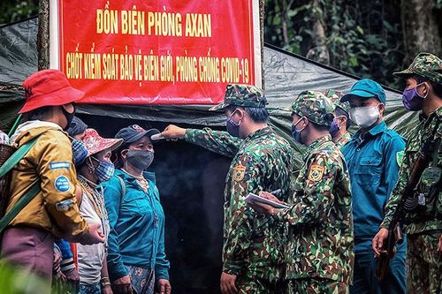Nghệ sĩ nhiếp ảnh trên tuyến đầu
