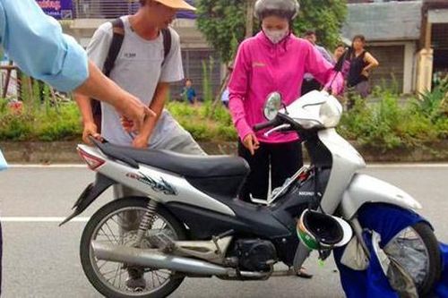 Lưu ý để tránh tai nạn thương tâm do áo đi mưa