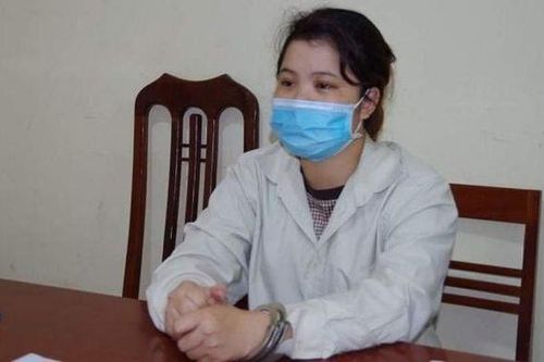 'Nữ quái' giả giọng đàn ông lừa 4 tỷ đồng của cô gái ở Hà Nội