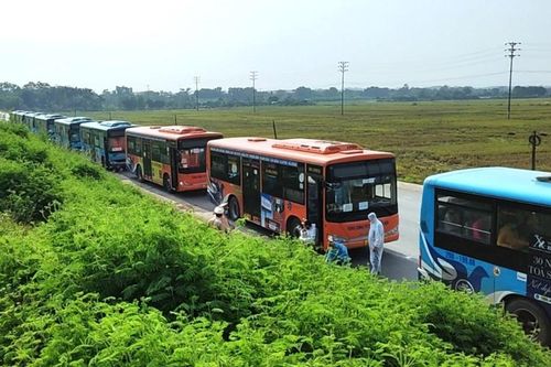 Tổ chức vận chuyển, phục vụ đưa đón người dân phía Nam về quê an toàn