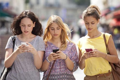 Facebook tuyên bố sẽ nỗ lực bảo vệ thanh, thiếu niên khỏi nội dung độc hại
