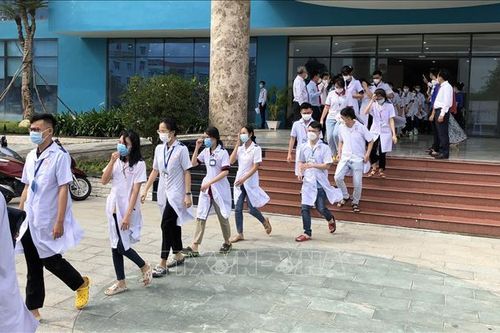 220 cán bộ, sinh viên ĐH Y Dược Cần Thơ hỗ trợ chống dịch tại Sóc Trăng, Cần Thơ