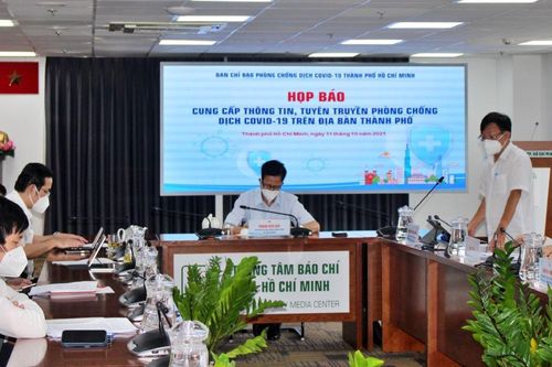 TP Hồ Chí Minh: Chưa có chủ trương cho phép các dịch vụ ăn uống phục vụ tại chỗ