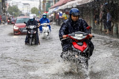 Bão số 7 vừa tan, nguy cơ bão số 8 với cường độ mạnh lại ập đến trong đêm nay (11/10)