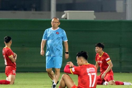 Phản bác bầu Hiển, ông Park tuyên bố: 'Tôi sẵn sàng nhận sự phê phán'