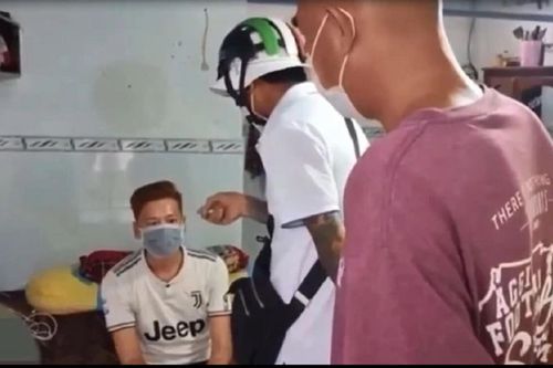 Youtuber 'tát cháy má' nam thanh niên vì cho rằng người này xúc phạm ca sĩ Phi Nhung bị mời lên làm việc