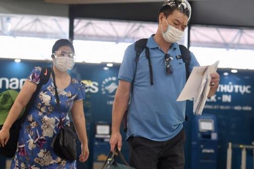 Hà Nội bỏ quy định cách ly tập trung người bay từ TP.HCM về