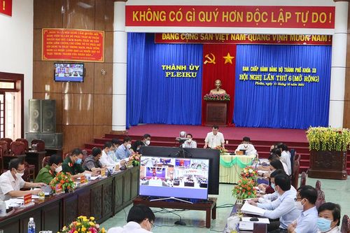 Bí thư Tỉnh ủy Hồ Văn Niên: Pleiku chủ động xây dựng phương án thích ứng với điều kiện mới