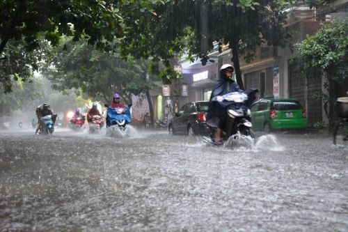 Mưa lớn dữ dội trút xuống Lào Cai