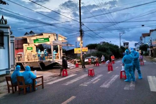 Đức Trọng: Tiêm ngừa Covid-19 lưu động cho người dân tại 4 khu vực phong tỏa