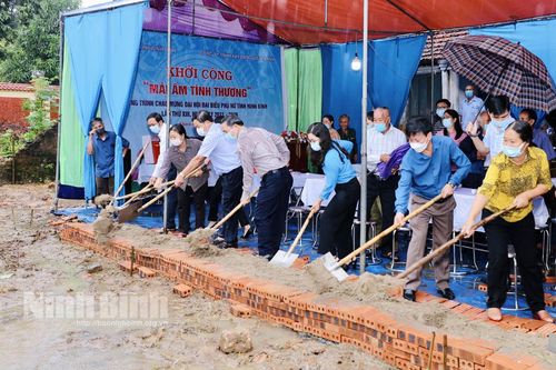 Khởi công xây dựng nhà 'Mái ấm tình thương'