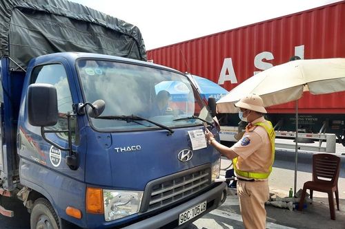 Triển khai thử nghiệm phần mềm để kiểm soát lái xe và người đi cùng trên xe ô tô vận tải hàng hóa bằng mã QRCode của C06 thay cho mã QRCode