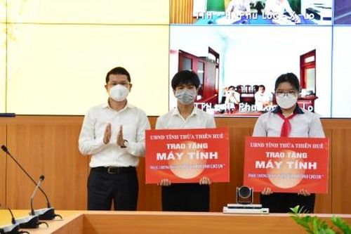Chính trị - Xã hội Theo dòng thời sự Phát động Chương trình 'Sóng và máy tính cho em'