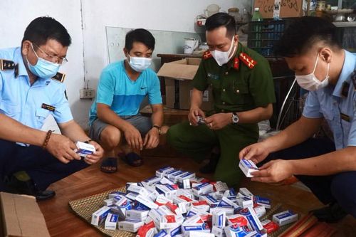 Loạn thuốc 'xách tay' phòng, chữa Covid-19