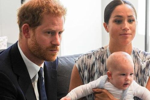 Không chỉ ngầm thừa nhận bị 'thất sủng', Meghan còn bị vạch trần toan tính 'vu khống' hoàng gia liên quan đến màu da của bé Archie