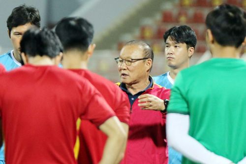 HLV U22 Tajikistan: 'Chúc tuyển Việt Nam may mắn trước Oman'