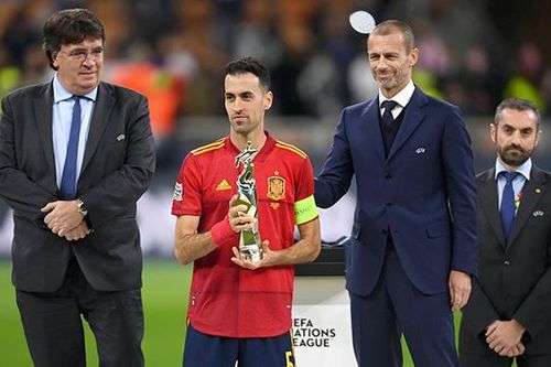 Sergio Busquets: Cháy lên nào, những đường chuyền bất diệt