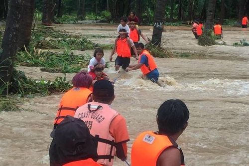 Bão Kompasu quét qua Philippines, 9 người thiệt mạng