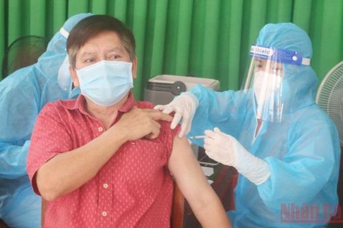 Trà Vinh đẩy mạnh tiêm vaccine phòng Covid-19 cho nhiều đối tượng