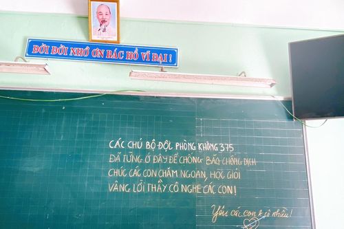 Thông điệp yêu thương từ 'bức thư' viết trên bảng