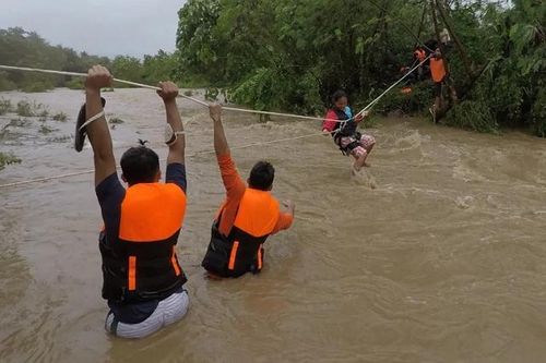 Bão Kompasu đổ bộ Philippines, ít nhất 25 người chết và mất tích
