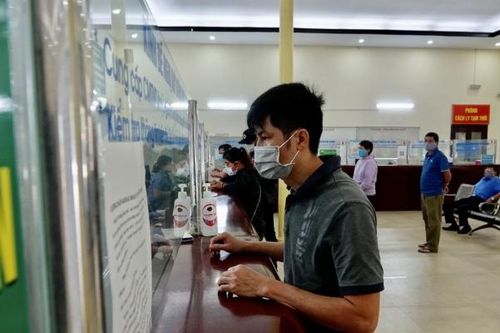 Đường sắt gần như 'cháy vé tàu' trong ngày đầu tiên mở bán