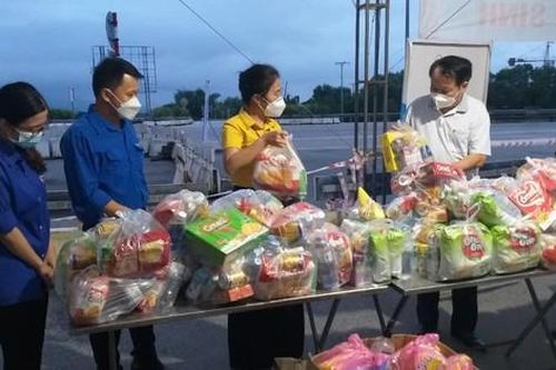 'Đi giữa yêu thương, đùm bọc của đồng bào cả nước, xúc động lắm'