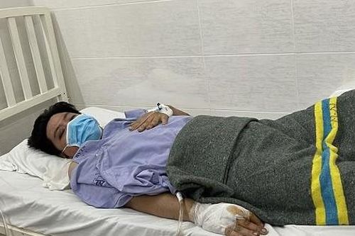 Thượng úy công an bị 'con nghiện' đâm nguy kịch