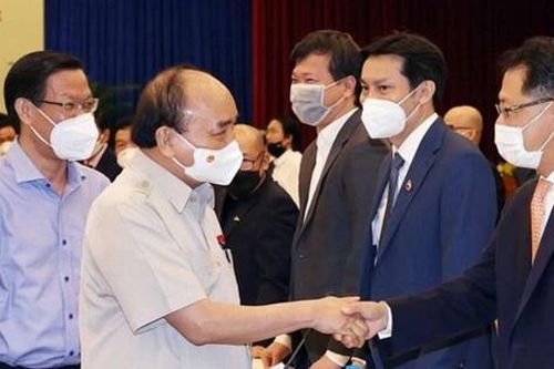Chủ tịch nước Nguyễn Xuân Phúc gặp doanh nhân trẻ