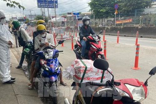 Người dân miền Tây rủ nhau trở lại TPHCM làm việc