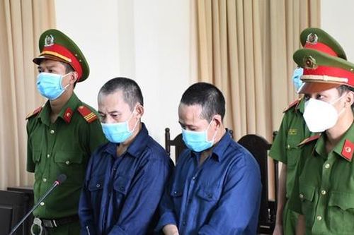 Hai anh em lĩnh 4 năm tù vì đánh cảnh sát