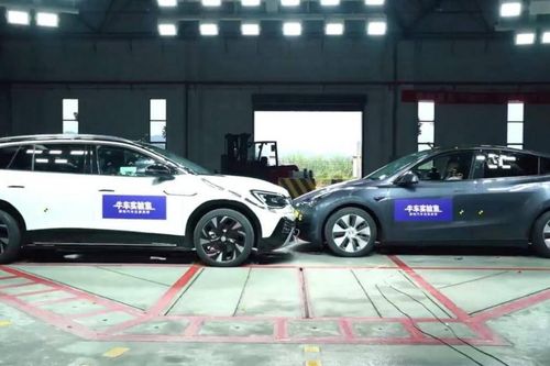 Xem màn thử nghiệm đâm trực diện 2 mẫu xe điện của Mỹ và Đức