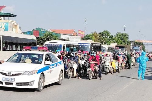 Đảm bảo ATGT tại các chốt kiểm dịch