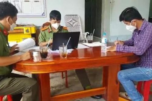 Nhóm Youtuber đánh người rồi quay clip đăng lên mạng bị công an mời làm việc