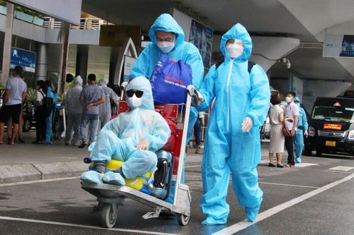 Chuyến bay miễn phí đón thai phụ, trẻ em và bà con khó khăn từ TP.HCM trở về