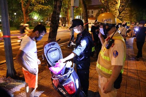 Giữ an toàn giao thông sau giãn cách