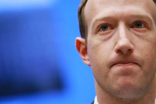 Rắc rối đang đẩy Facebook vào thời kỳ suy tàn