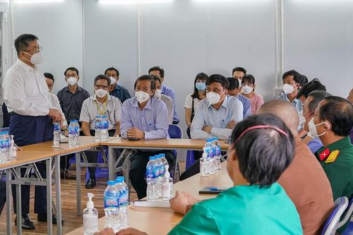Bệnh viện Việt Đức bàn giao trung tâm hồi sức cho Bệnh viện Đại học Y Dược TP Hồ Chí Minh